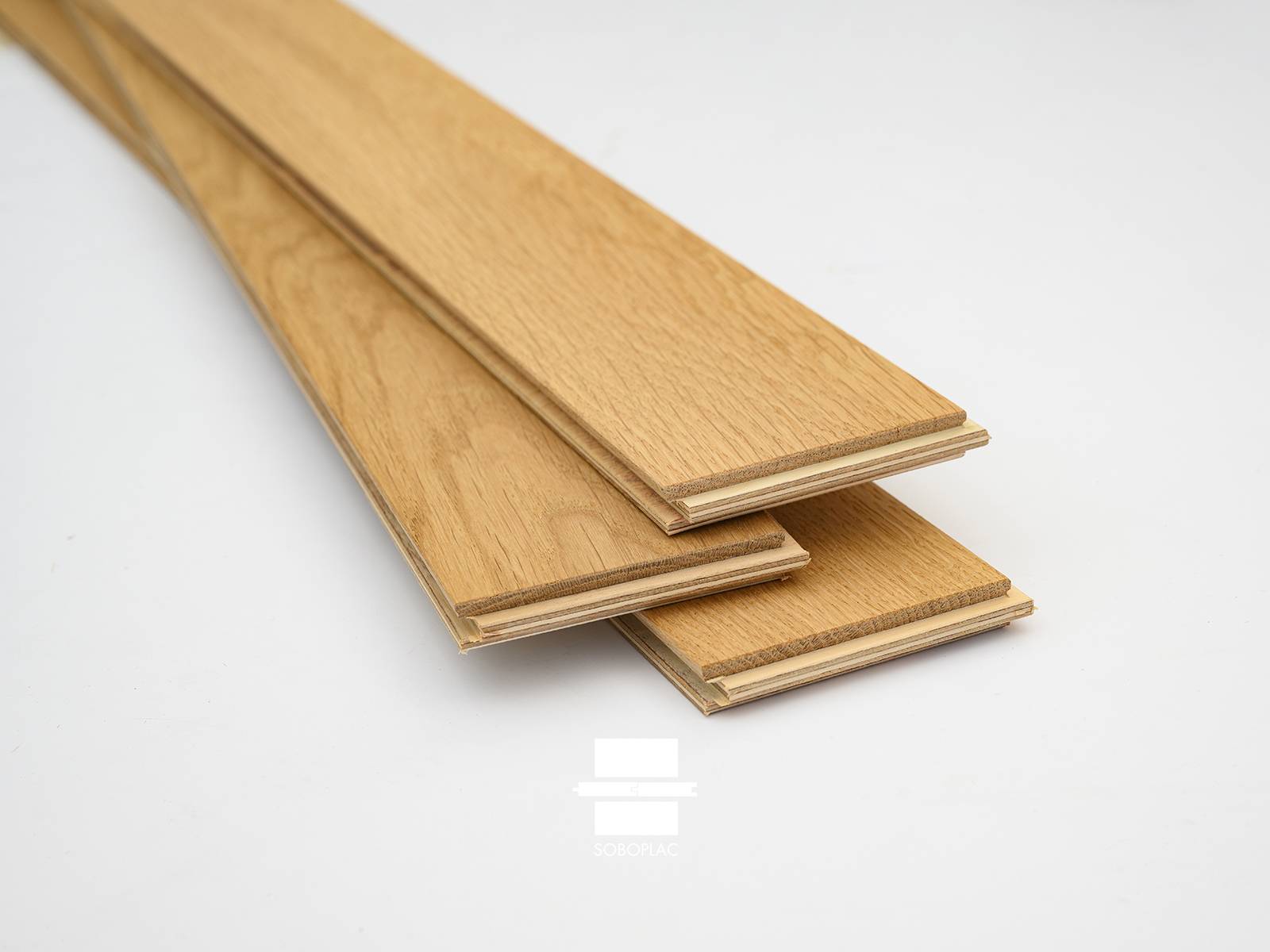 Robusto Avenue Foch 90